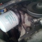 Oil flows from under the oil filter: why does this happen and what should the driver do?